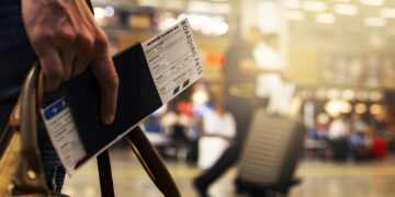 holiday travel safety tips